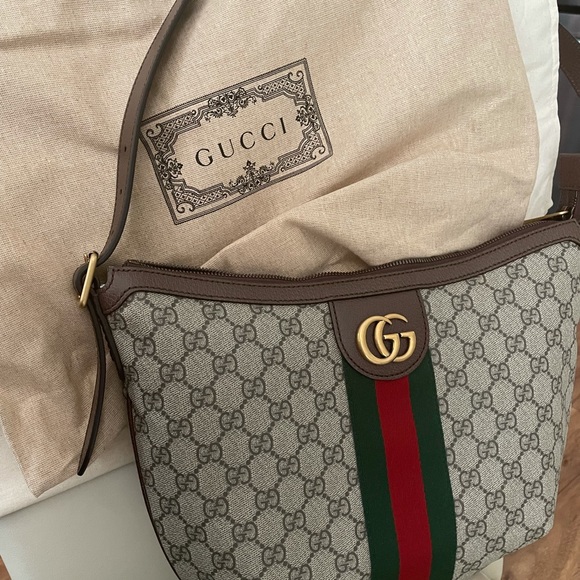 Meet your Posher, Yvette - Picture 4 of 16